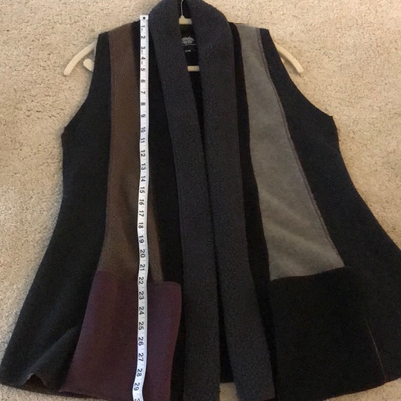 Vest - Picture 5 of 6